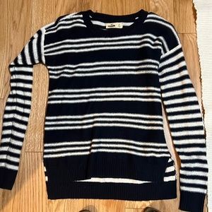 Hollister sweater